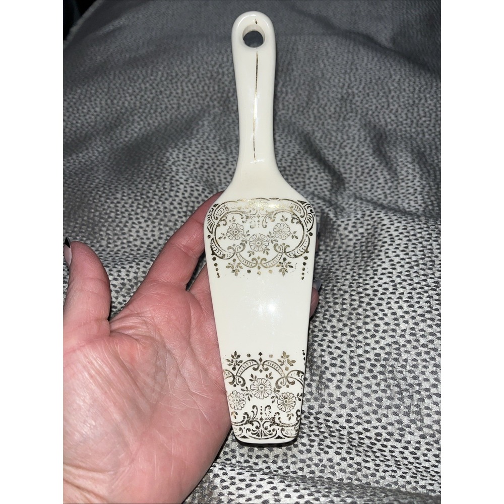 Vintage‎ Ceramic Or Porcelain Cake Pie Knife Gold Filigree
